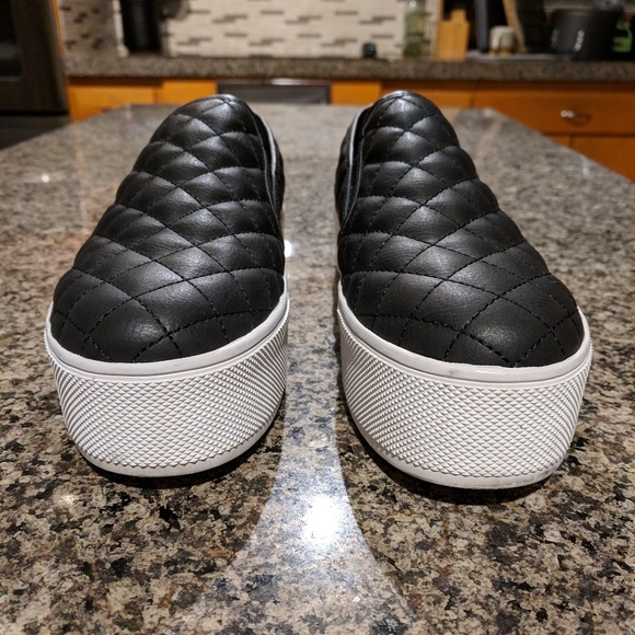 Steven Madden Black Quilted Ecentrcq Platform Shoe - Picture 4 of 6